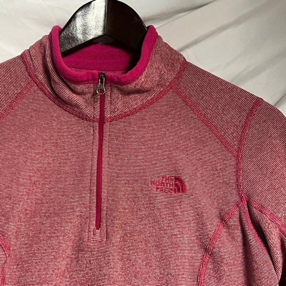 The North Face Pullover - Picture 3 of 11